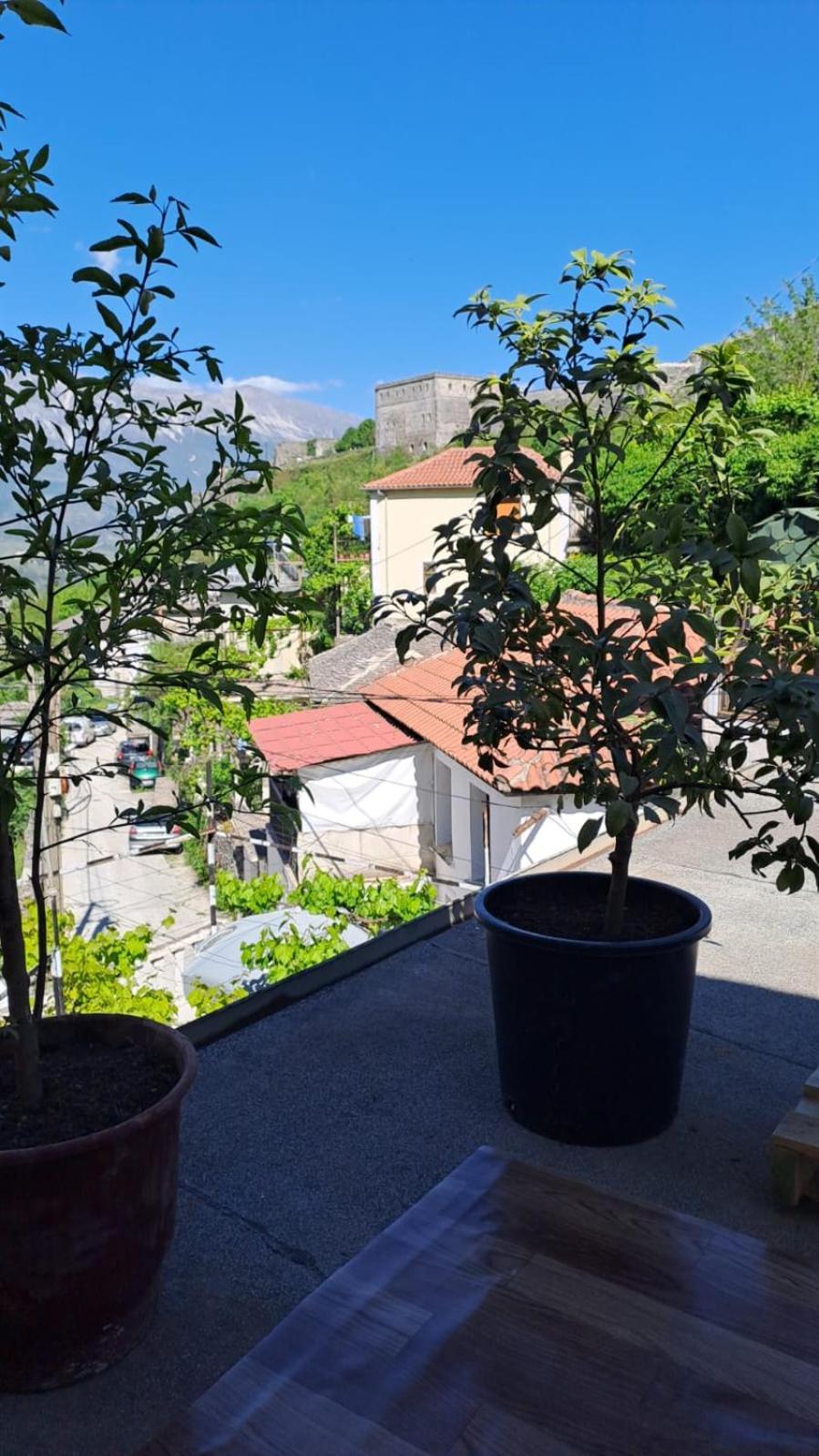 Manga Guesthouse Gjirokastër Exteriör bild